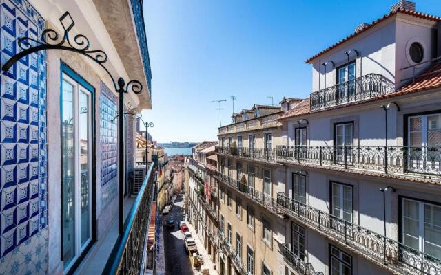 Stunning 2BDR Apartment in Chiado by LovelyStay