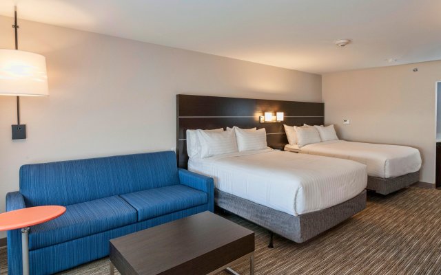 Holiday Inn Express & Suites Dodge City, an IHG Hotel