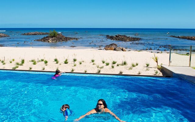Plage Bleue Beachfront Apartments By Lov