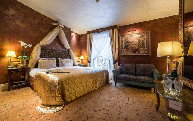 IMPERIAL Hotel & Restaurant