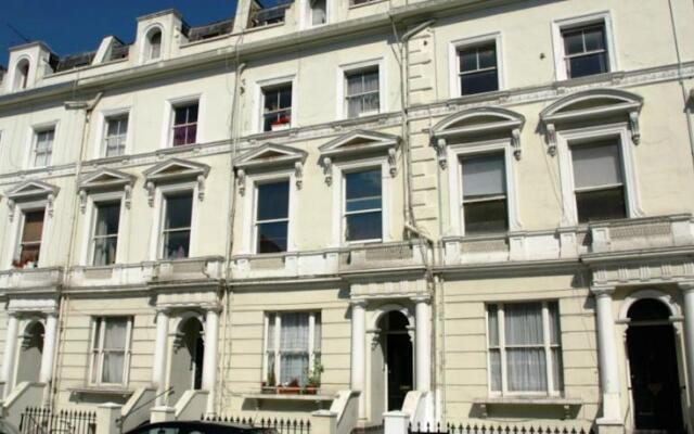 FG Property - Notting Hill, Ladbroke Crescent, Flat 1