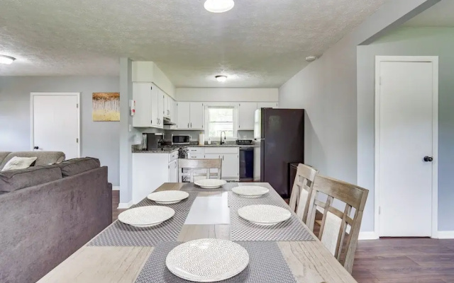 5 Mi to Dtwn: Family-friendly Fayetteville Home!
