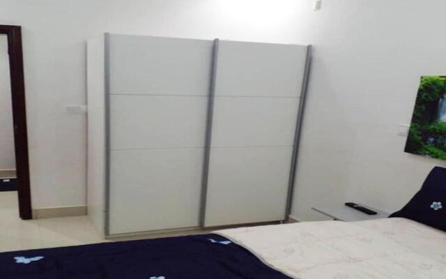 Superb Apartment With Jacuzzi No019
