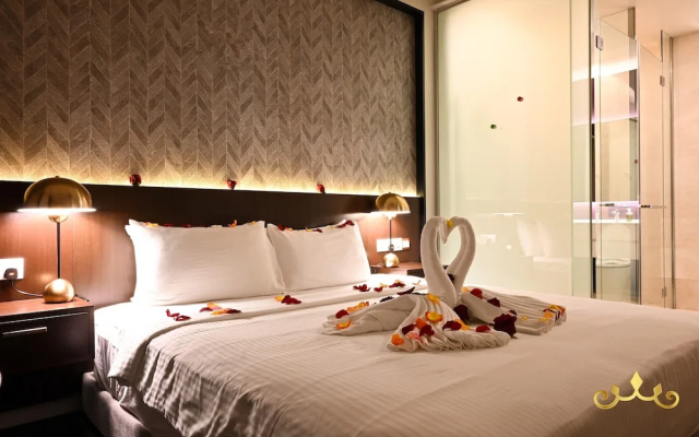 Tropicana The Residence KLCC Golden Crown