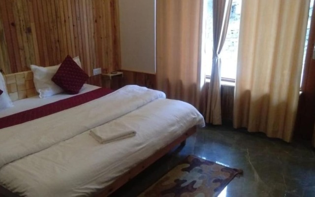 Goroomgo Wooden Umbrella Bhimtal