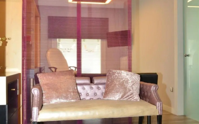 Chic & Cozy Apartment