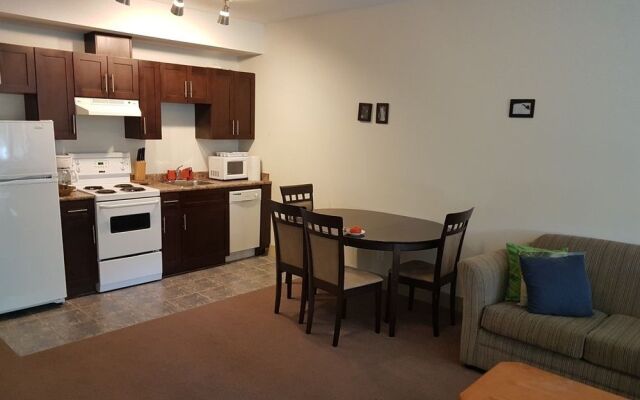 Pemberton Gateway Village Suites Hotel