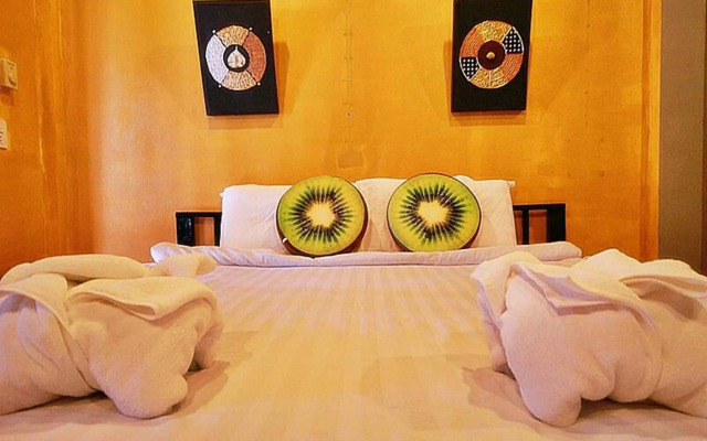 Baan Chalok Hostel