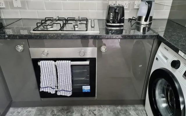 London - Sleeps 4 - Parking - Garden - Petfriendly