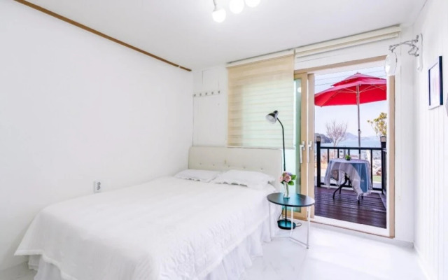 Yeosu Seommaeul Pension