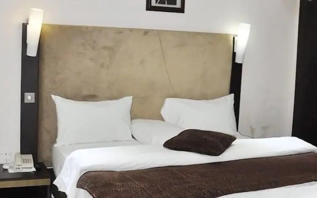 Wood Peckers Hotel