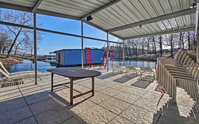 Fire Pit & Boat Slip: Waterfront Grove Getaway