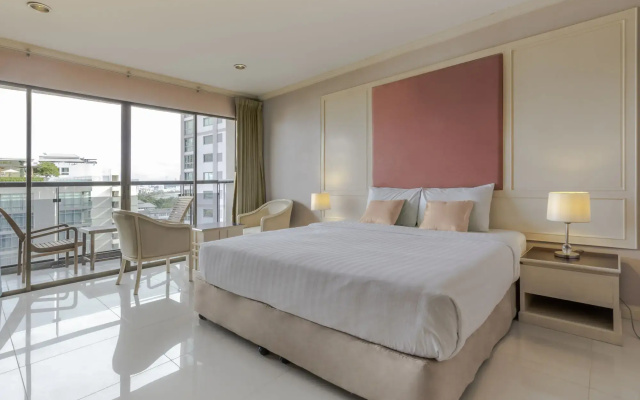 Mike Beach Resort Pattaya - SHA