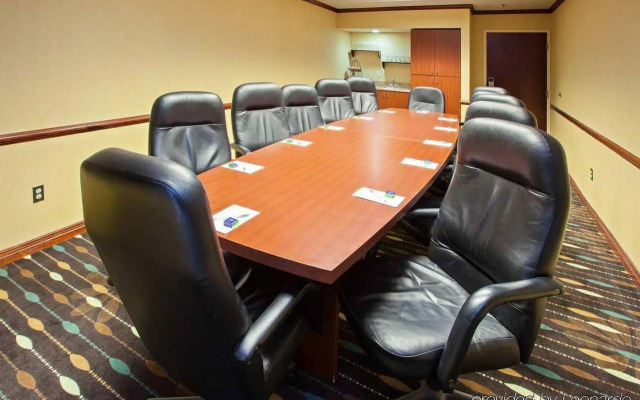 Holiday Inn Express & Suites Cincinnati Riverfront by IHG