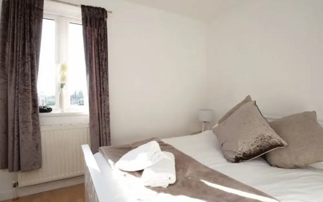 Arma Short Stays - Turner Close