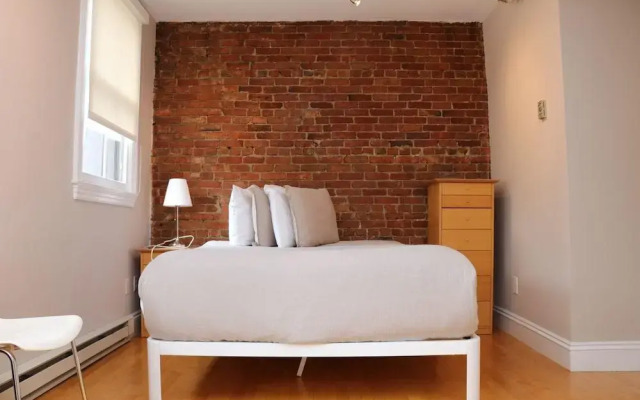 Maverick Suites at 402 Columbus Ave