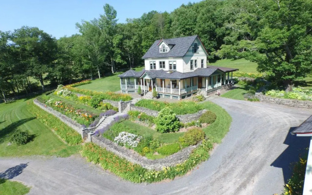 Breezy Hill Inn