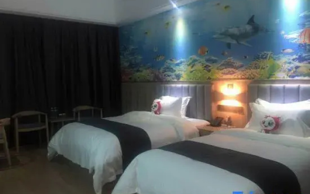 Ledong Longrun Hotel (Flo Town)