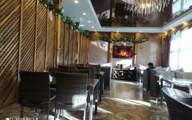 Kristall Hotel