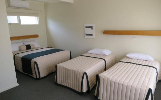 Shifting Sands Motel