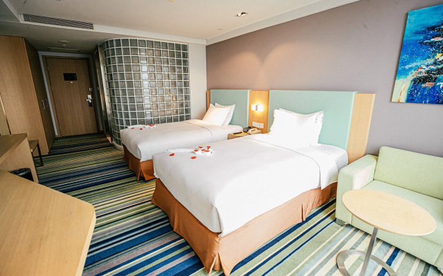 Holiday Inn Express Yingkou Onelong Plaza by IHG — фото 5