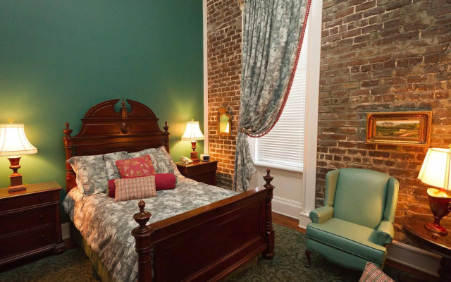 East Bay Inn, Historic Inns of Savannah Collection