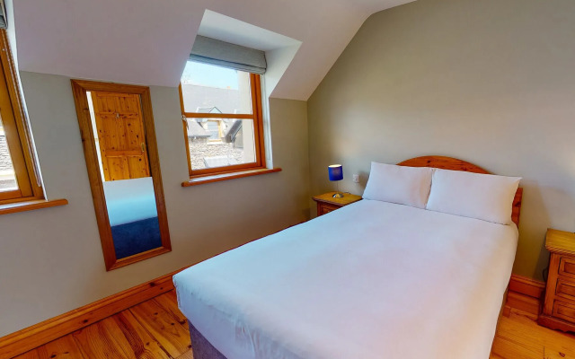 Dingle Courtyard Cottages 2 Bed Sleeps 4