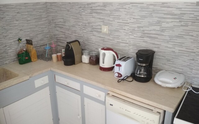 White Sun maisonette overlooking the sea