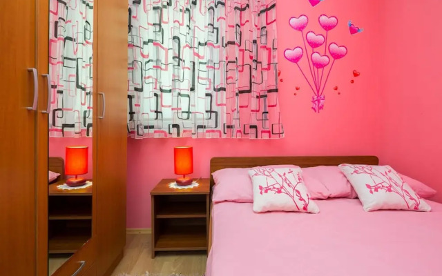 A5 - Modern apt With Terrace, 3 min Walk to Beach