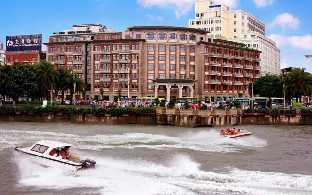 Lujiang Harbourview Hotel