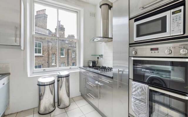 Modern & Chic 2bed Hampstead Duplex 1 min to Tube