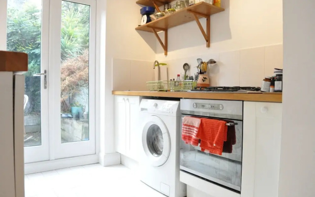 Modern 2 Bedroom North London Apartment