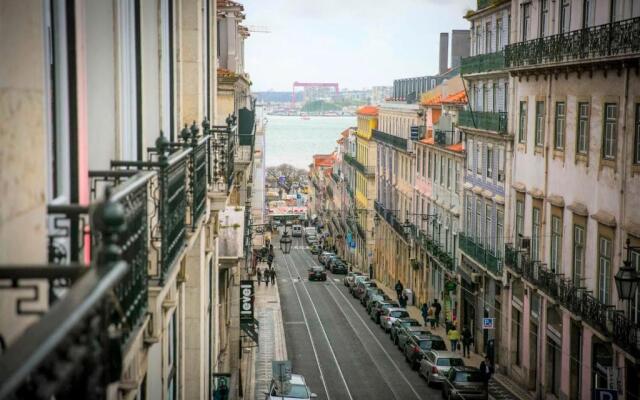 Luxury and Beautiful Apartment in Chiado