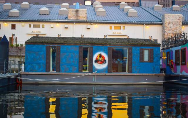 PETALS TOKYO - Floating Hotel