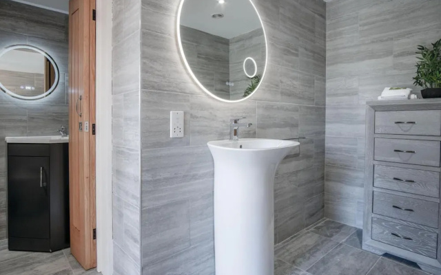 Suite 10 - Sleeping Giant Hotel - PEN Y CAE Inn