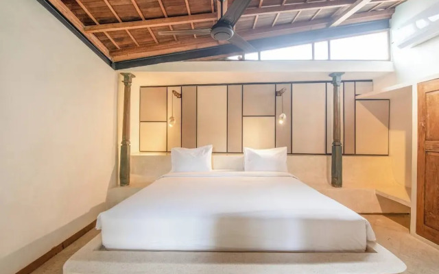 Modern 2-br Art Deco Villa, 800m From the Beach