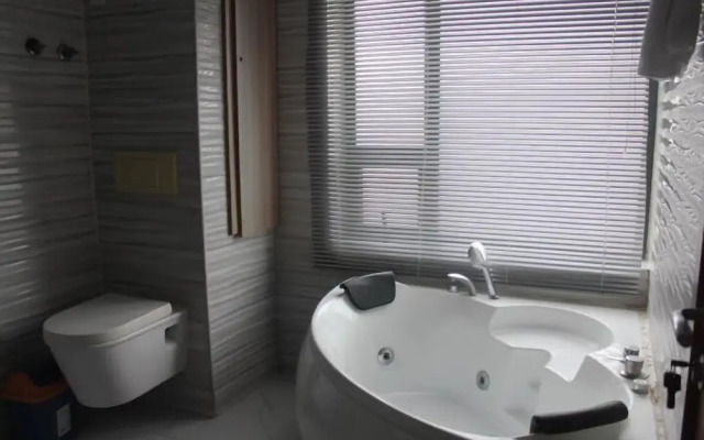 The Bermondsey Hotel