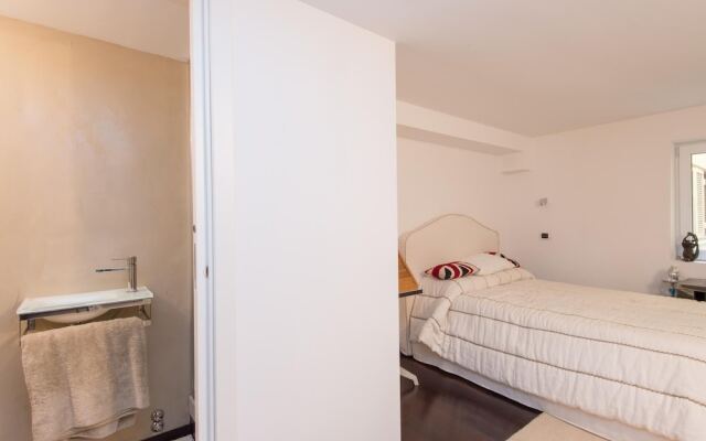 Rsh Pantheon Luxury Hi Tech Apartment