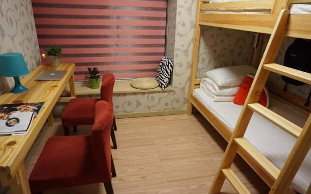 Tianjin Momentos Youth Hostel