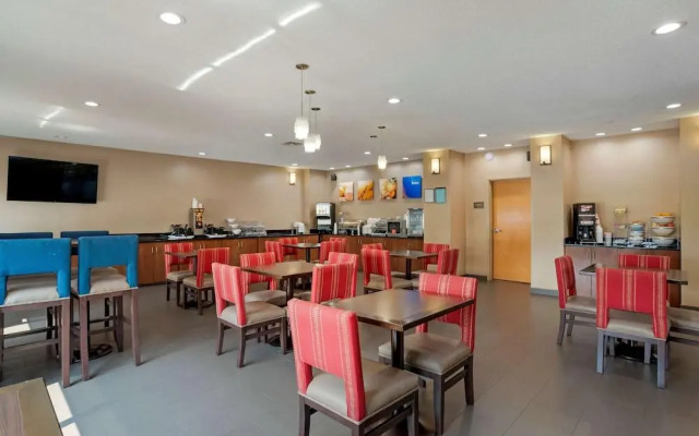 Comfort Suites Oxford I-20 Exit 188