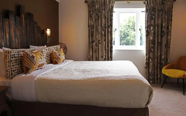Shillingford Bridge Hotel