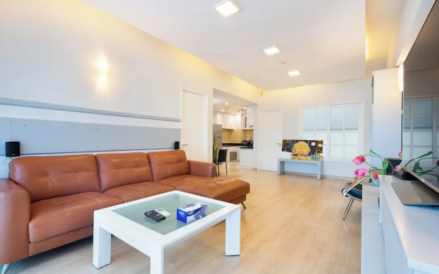 Salute de Sailing Tower - Palace Garden