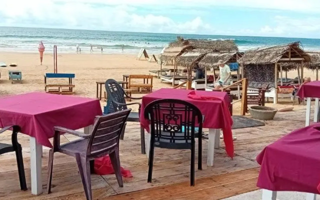 Universal Beach Guest House  Restaurant