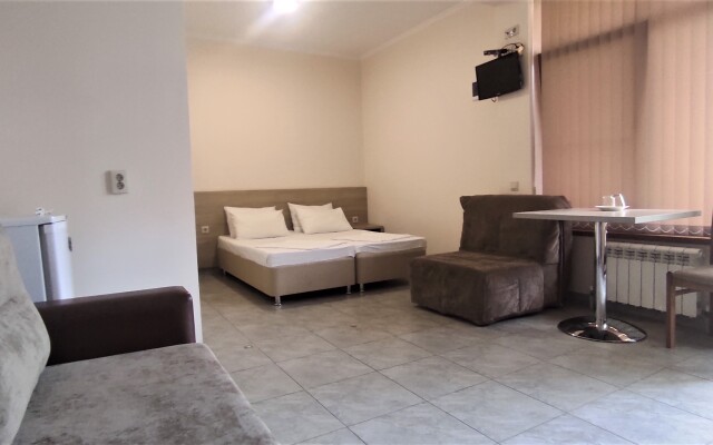Gold NiVa Guest House