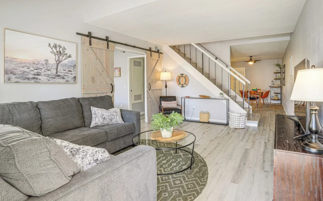 Pool Access & Mtn Views: Palm Springs Retreat!