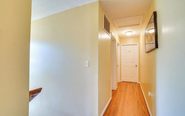 Spacious Champaign Home By University Of Illinois!