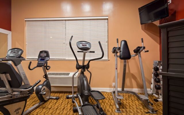 Best Western Plus Yosemite Way Station Motel