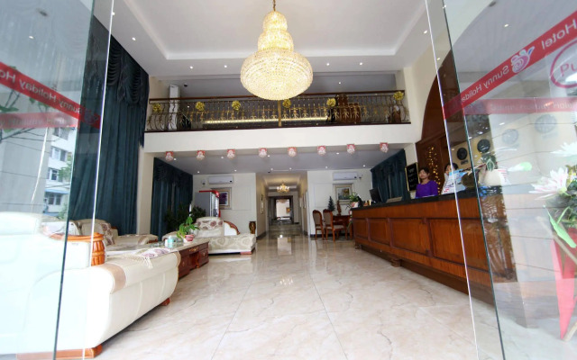 Sunny Holiday Hotel