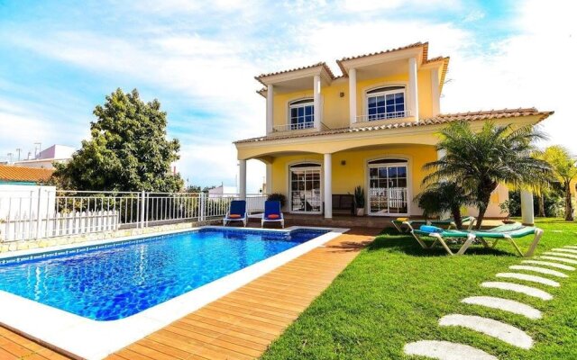Villa With 3 Bedrooms in Armação de Pêra, With Wonderful sea View, Private Pool, Furnished Garden
