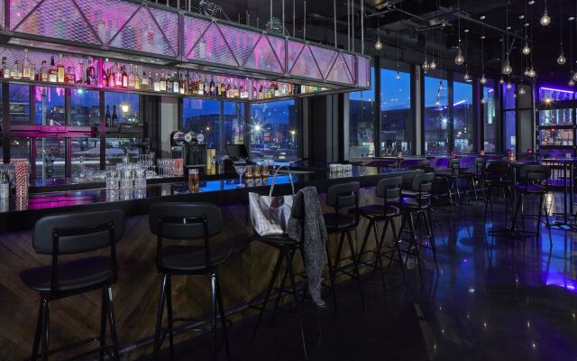 MOXY Minneapolis Uptown